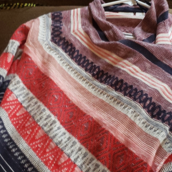 Sweater - Picture 3 of 3